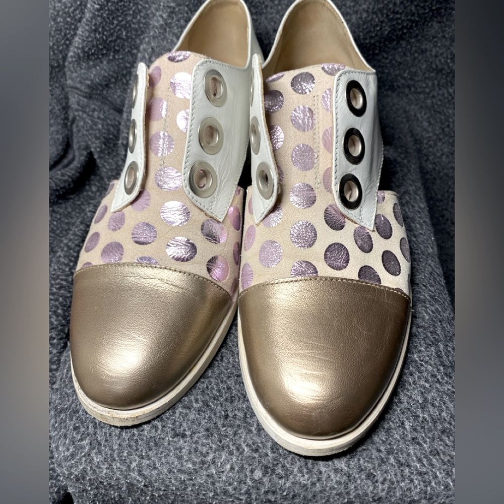 White and Silver Polka Dot Shoes (10/40)